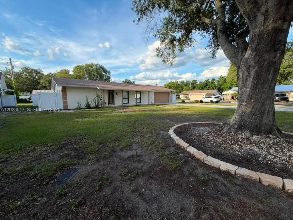 1210 BRANDA VISTA DR, Brandon FL 33510 photo 3
