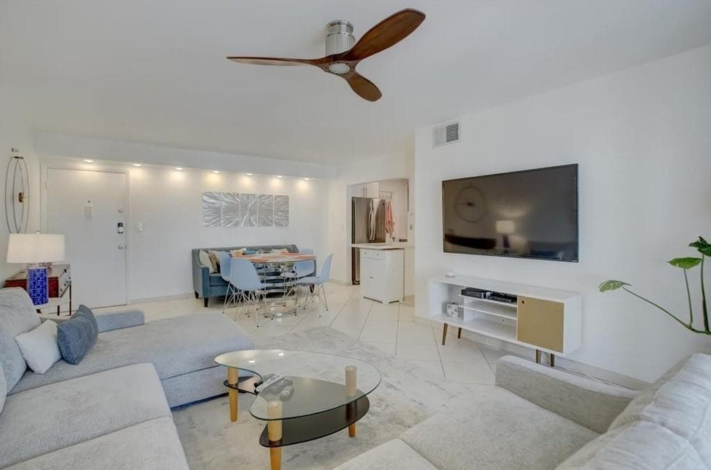 3020 NE 16th Avenue # 304, Oakland Park FL 33334 photo 4