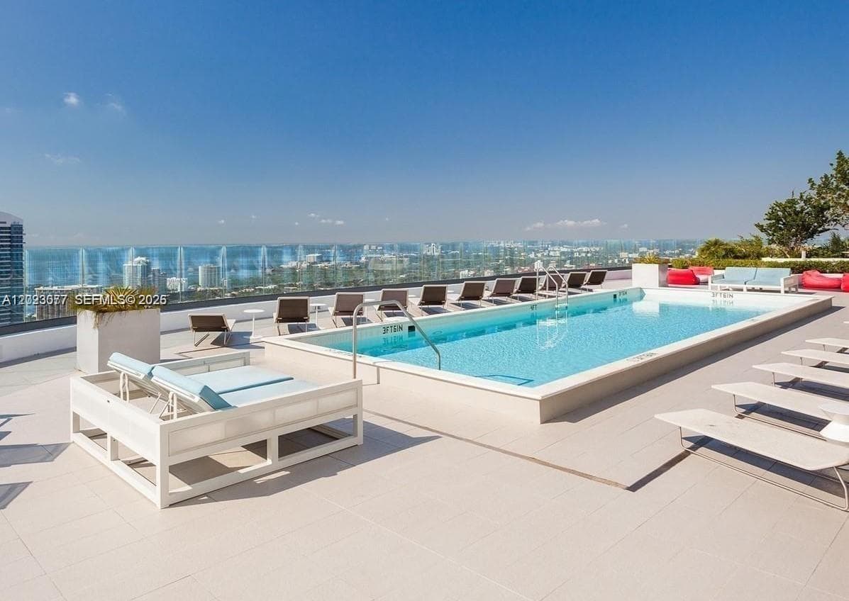 45 SW 9th St # 3501, Miami FL 33130 photo 5