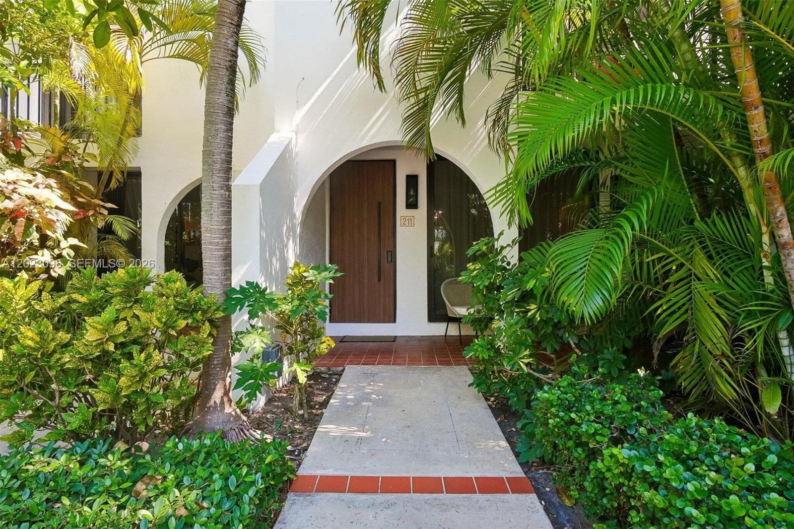 425 Grapetree Dr # 211, Key Biscayne FL 33149 photo 2