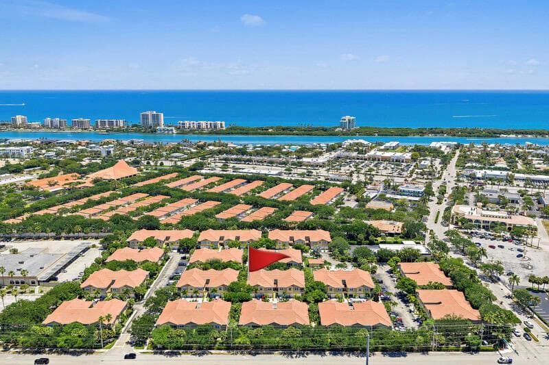 114 Lighthouse Circle Unit C, Tequesta FL 33469 photo 4