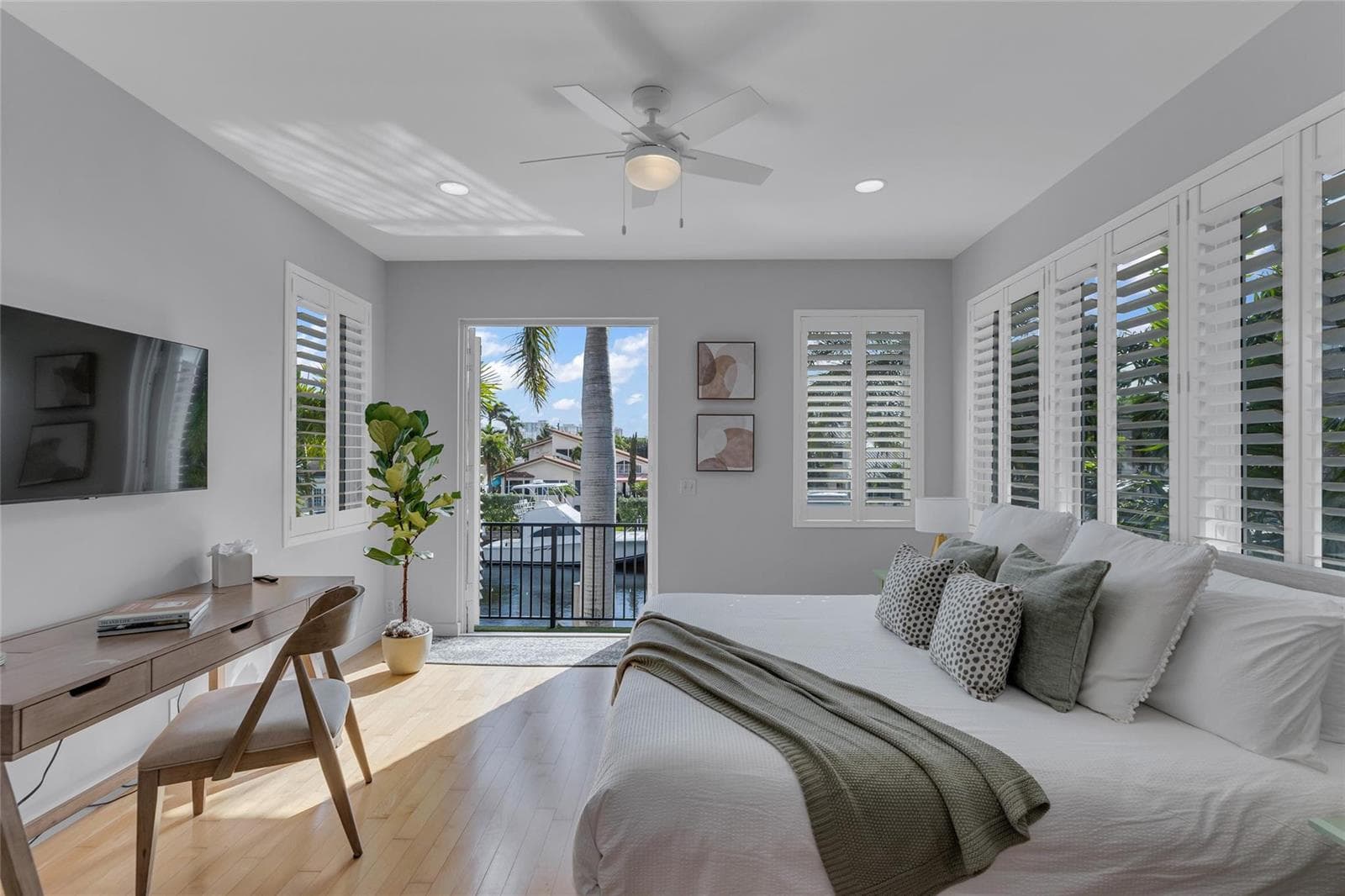 272 Imperial Lane, Lauderdale By The Sea FL 33308 photo 3