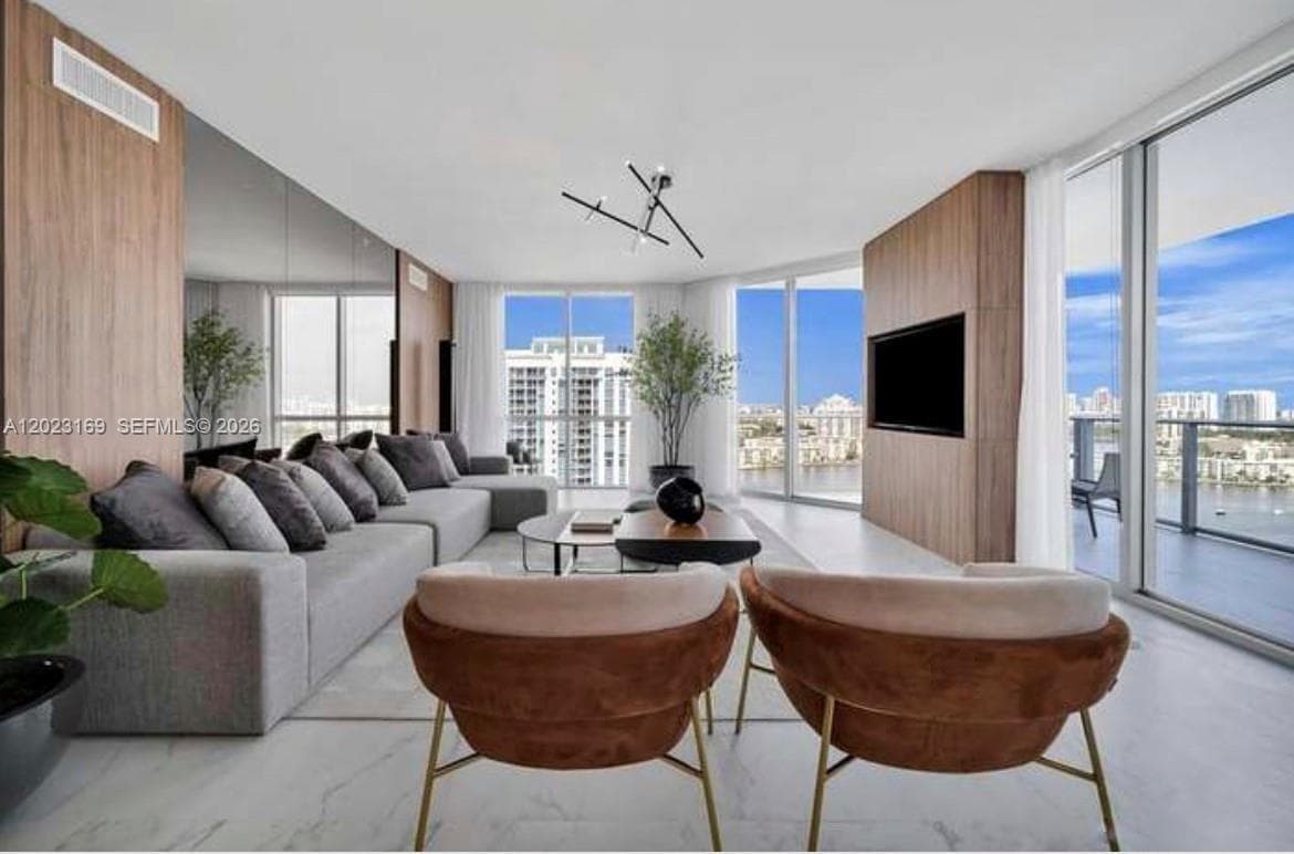 17111 Biscayne Blvd # 2209, North Miami Beach FL 33160 photo 4