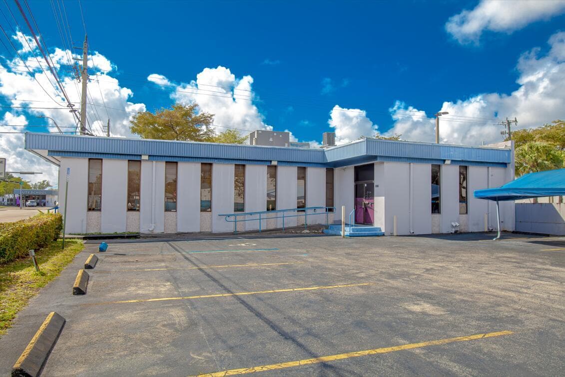 16350 NE 12th Avenue, North Miami Beach FL 33162 photo 2