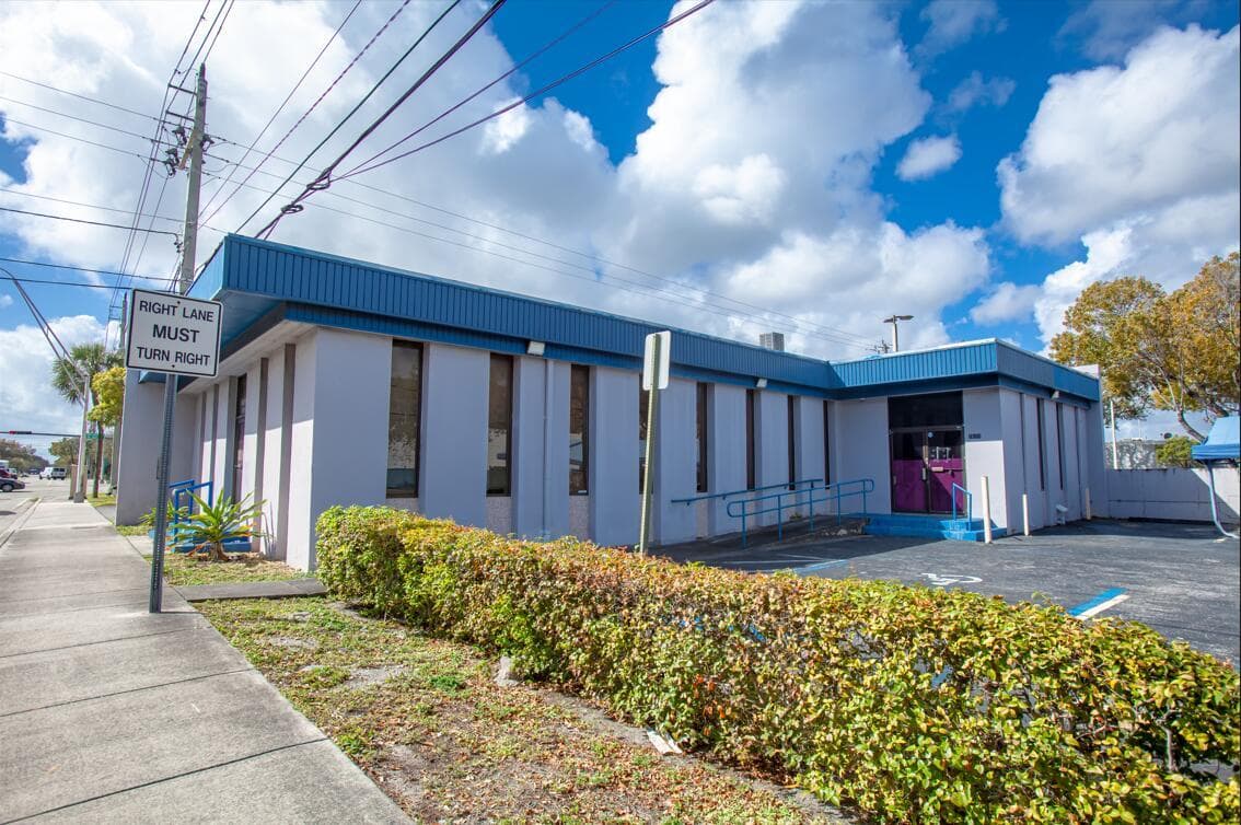 16350 NE 12th Avenue, North Miami Beach FL 33162 photo 3