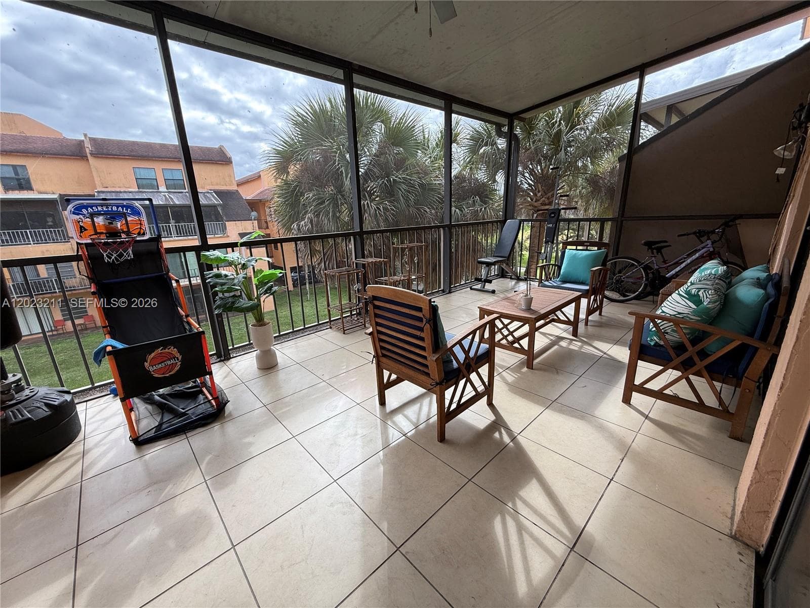 450 Commodore Dr # 306, Plantation FL 33325 photo 5