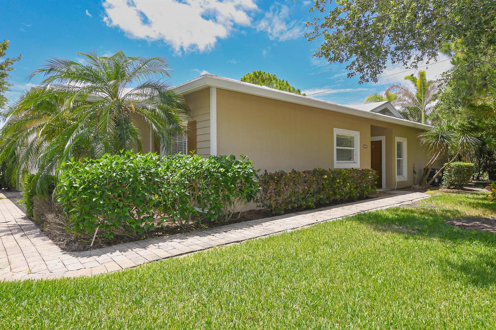 649 NE Bent Paddle Lane, Port St. Lucie FL 34983 photo 3