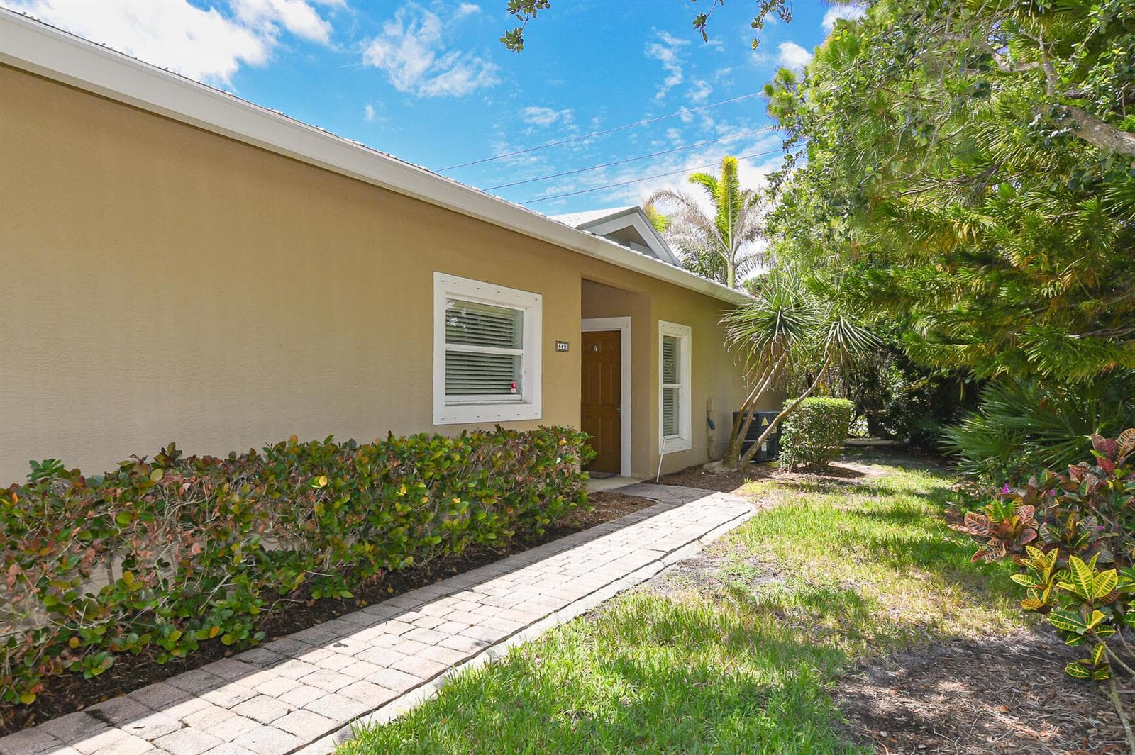 649 NE Bent Paddle Lane, Port St. Lucie FL 34983 photo 4