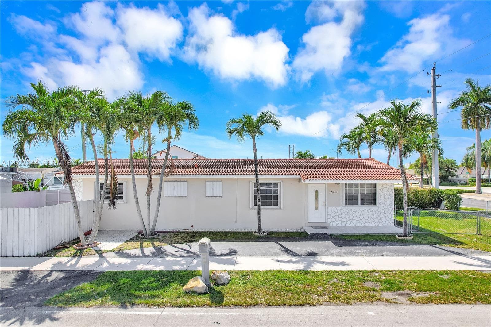 2400 SW 103rd Ct, Miami FL 33165 photo 2