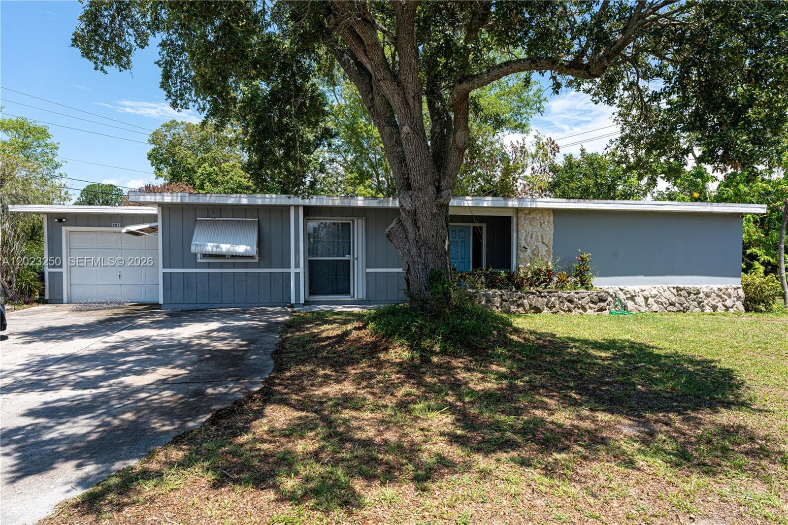 982 SW Airoso Blvd, Port St. Lucie FL 34983 photo 2