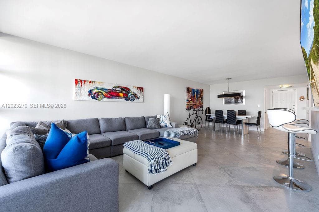 600 Parkview Dr # 829, Hallandale Beach FL 33009 photo 5