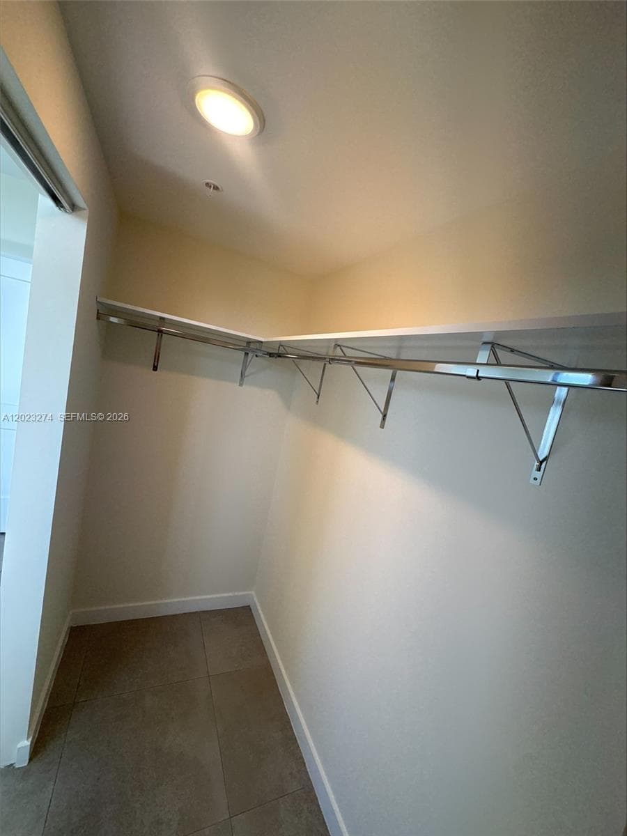 16395 Biscayne Blvd # 1310, North Miami Beach FL 33160 photo 5