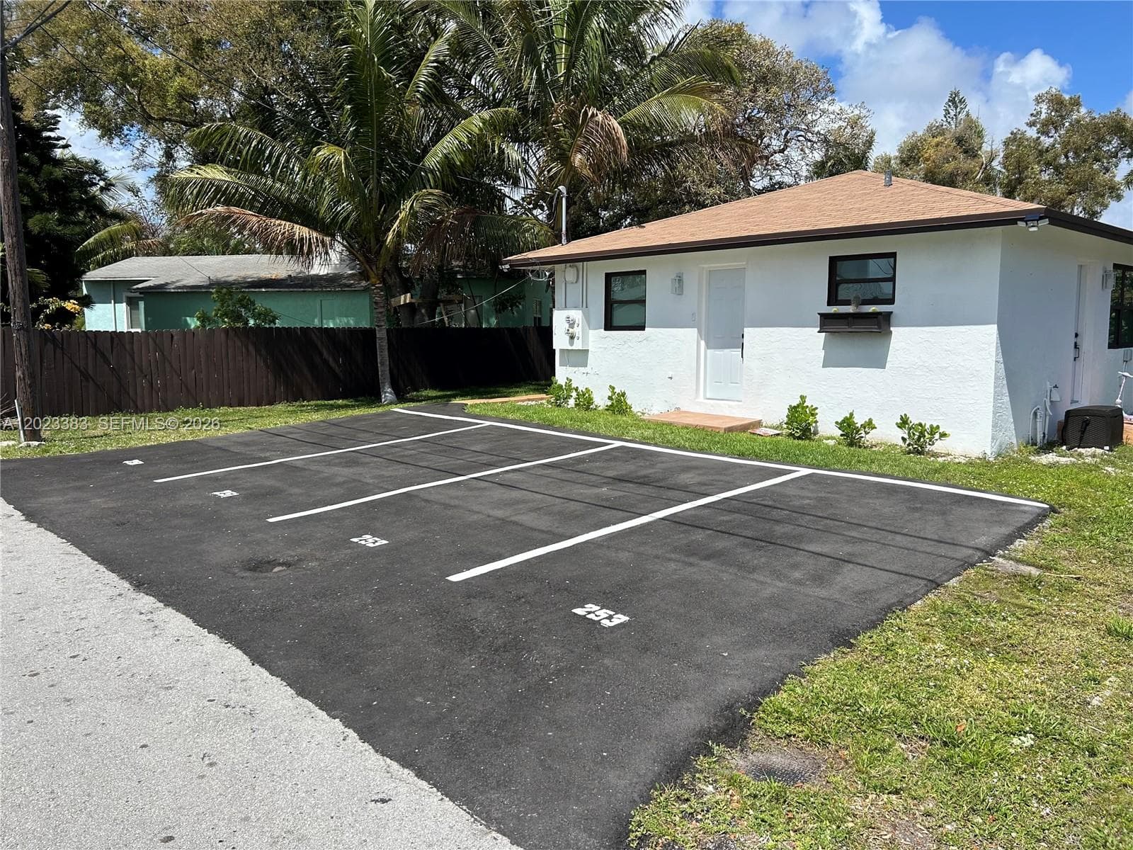 251-253 SW 11th St, Dania Beach FL 33004 photo 2