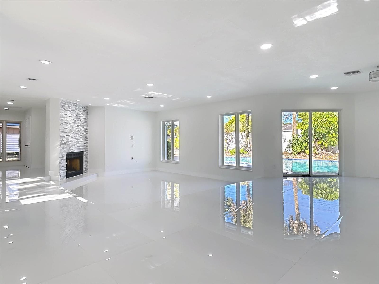 1200 Poitras Drive, Vero Beach FL 32963 photo 2