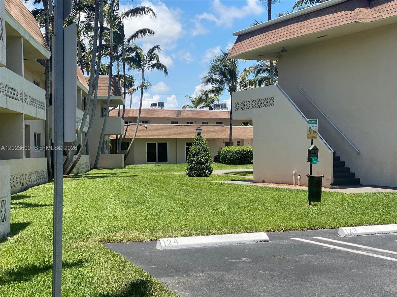 14500 SW 88th Ave # 224, Palmetto Bay FL 33176 photo 4