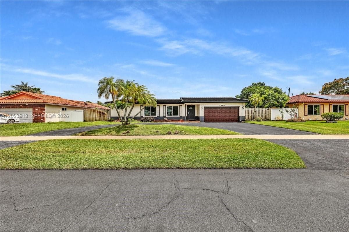 5260 SW 10th Ct, Plantation FL 33317 photo 2