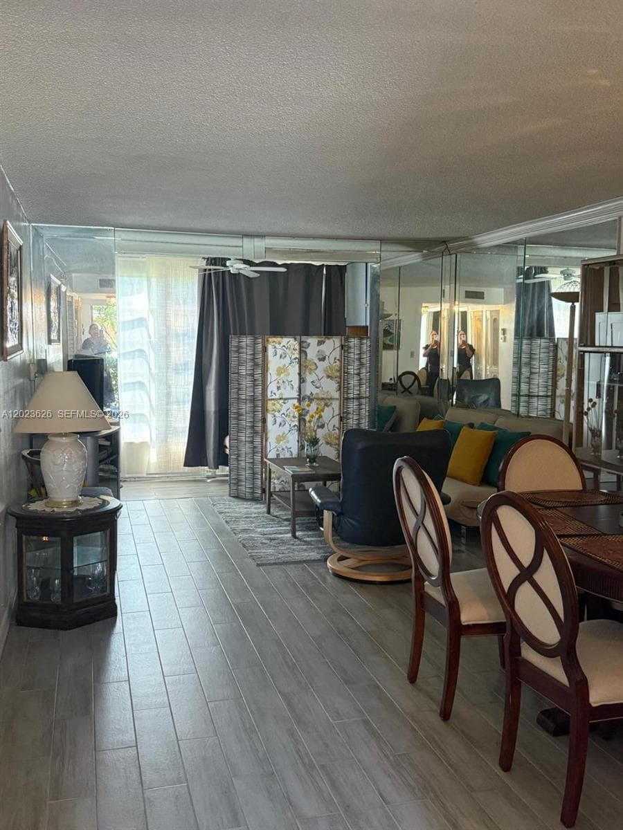 9401 Sunrise Lakes Blvd # 109, Sunrise FL 33322 photo 2