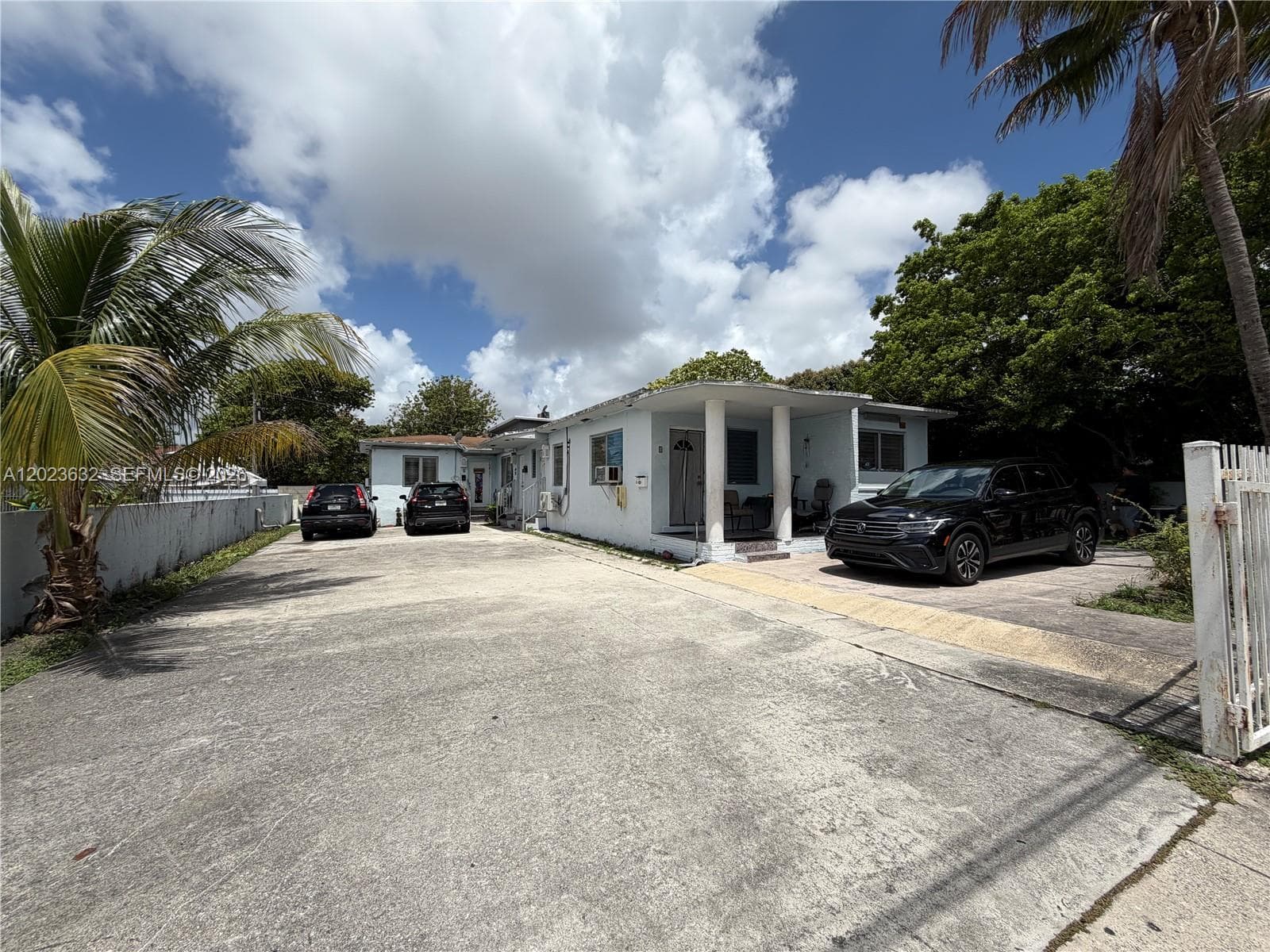 130 NW 16th Ave, Miami FL 33125 photo 2