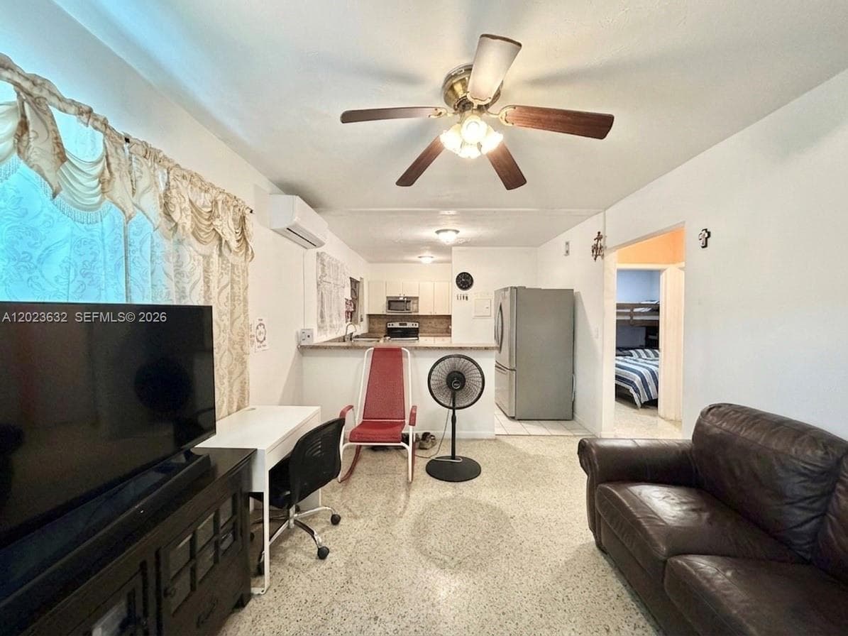 130 NW 16th Ave, Miami FL 33125 photo 3
