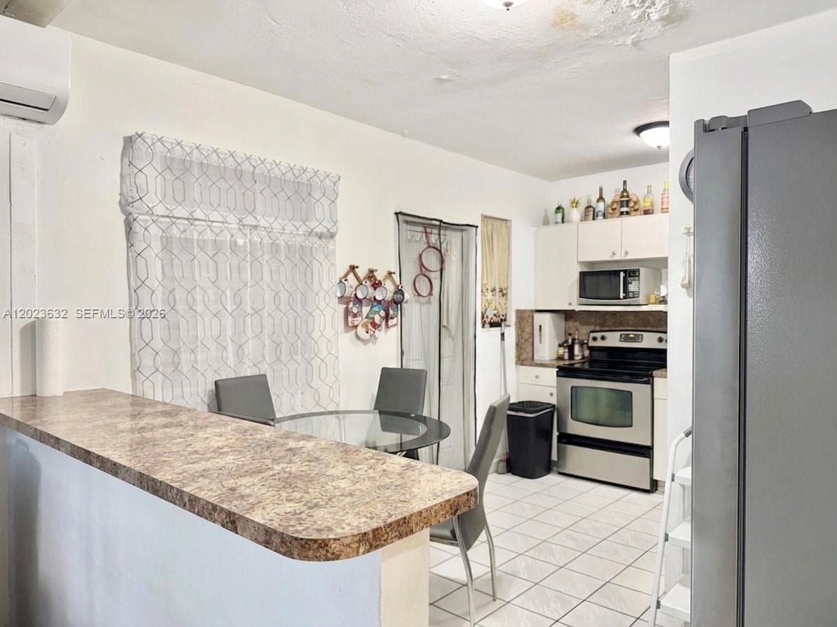 130 NW 16th Ave, Miami FL 33125 photo 5