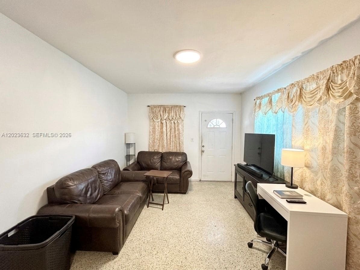 130 NW 16th Ave, Miami FL 33125 photo 4