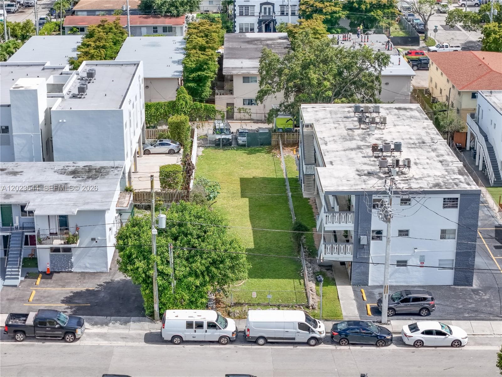 718 SW 4th St, Miami FL 33130 photo 2