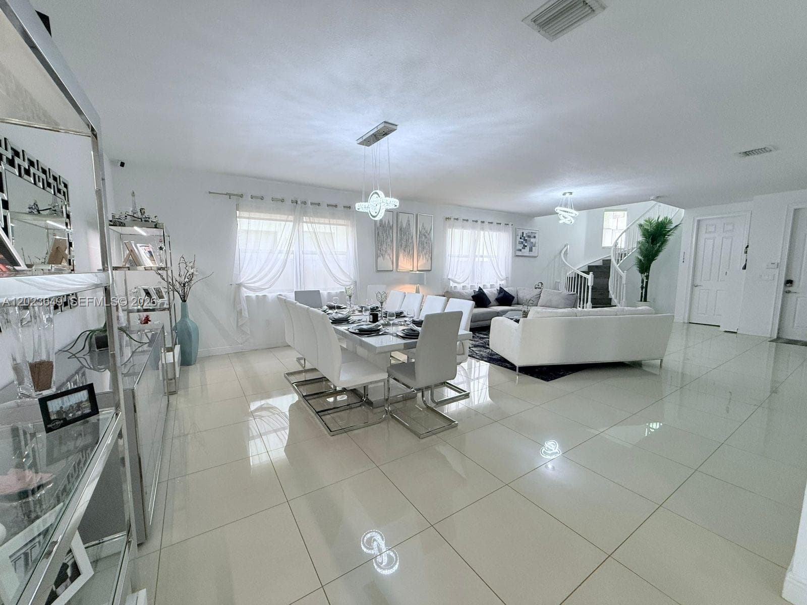 9907 NW 87th Ter, Doral FL 33178 photo 4