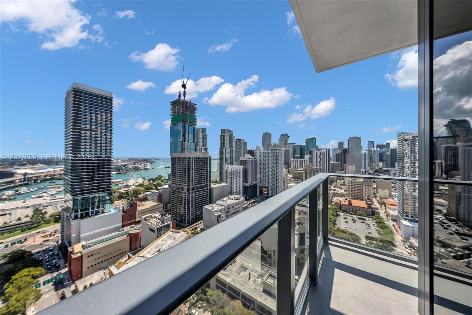 121 NE 5th St # 3401, Miami FL 33132 photo 4