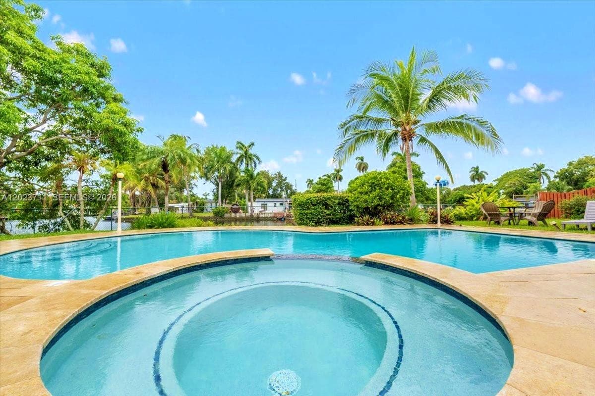 2650 Scott St, Hollywood FL 33020 photo 3