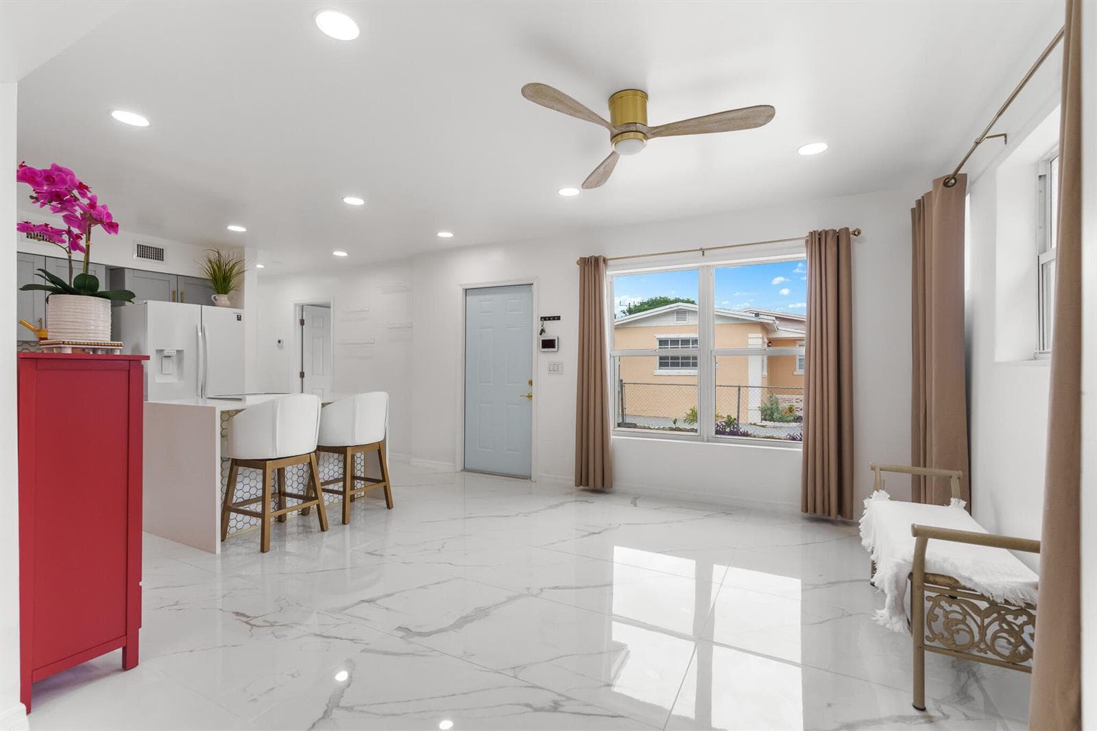 201 NE 28th Court, Boynton Beach FL 33435 photo 2