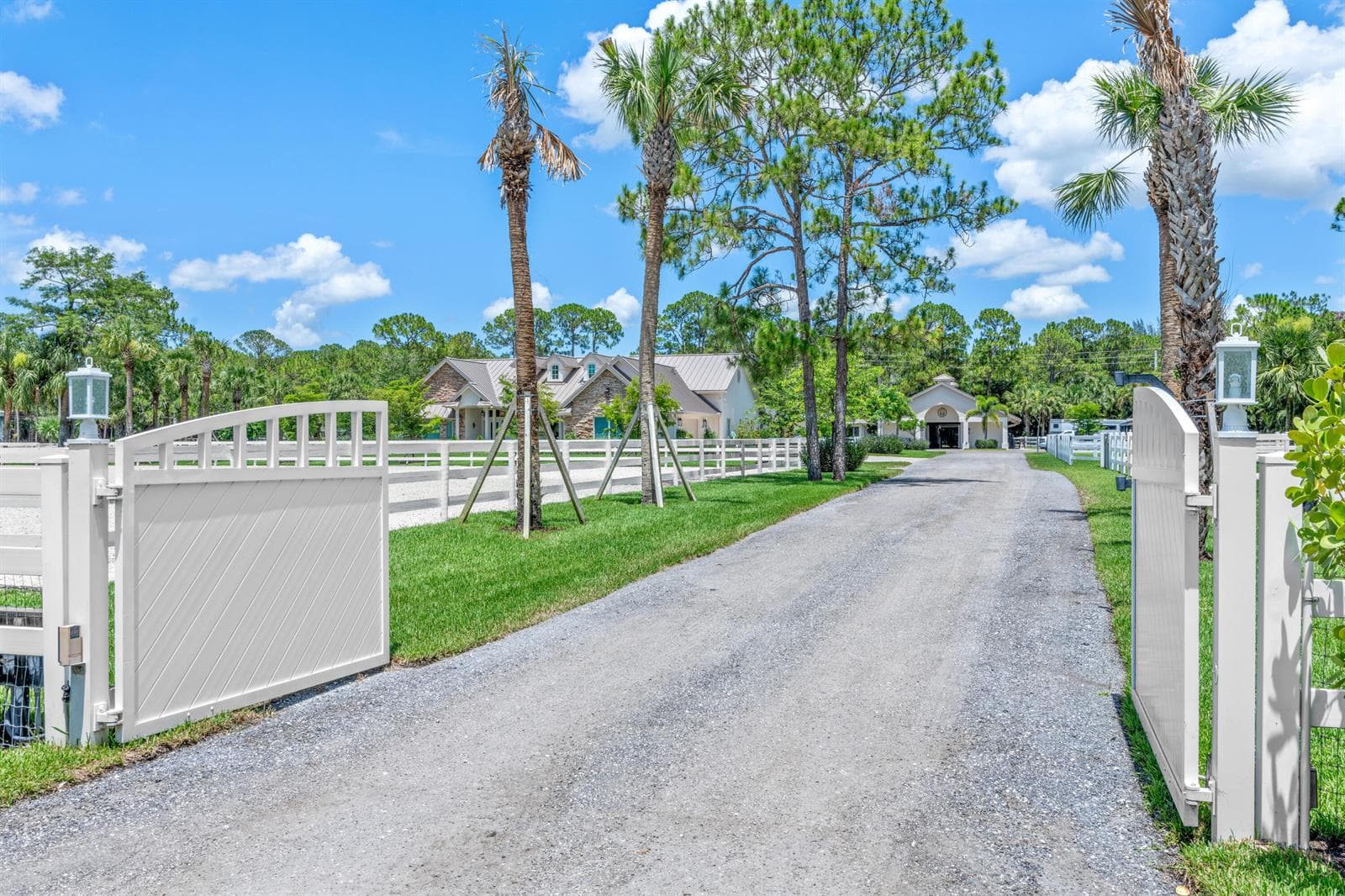 1464 Stallion Drive, Loxahatchee FL 33470 photo 3