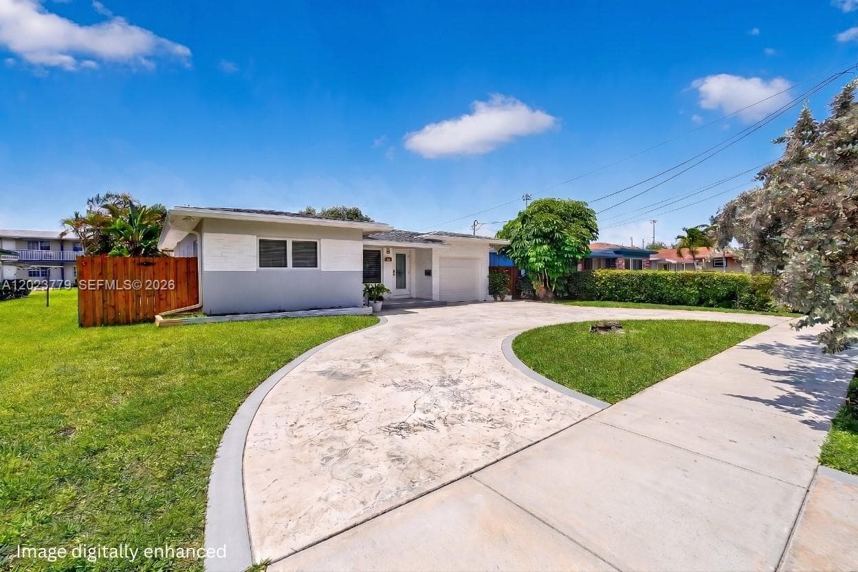 709 NW 9th Ct, Hallandale Beach FL 33009 photo 2