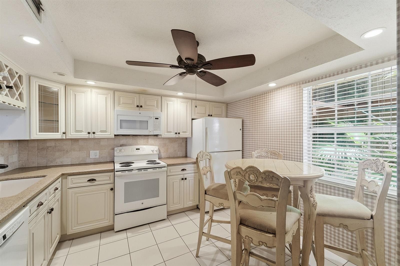 640 Tennis Club Drive # 103, Fort Lauderdale FL 33311 photo 4