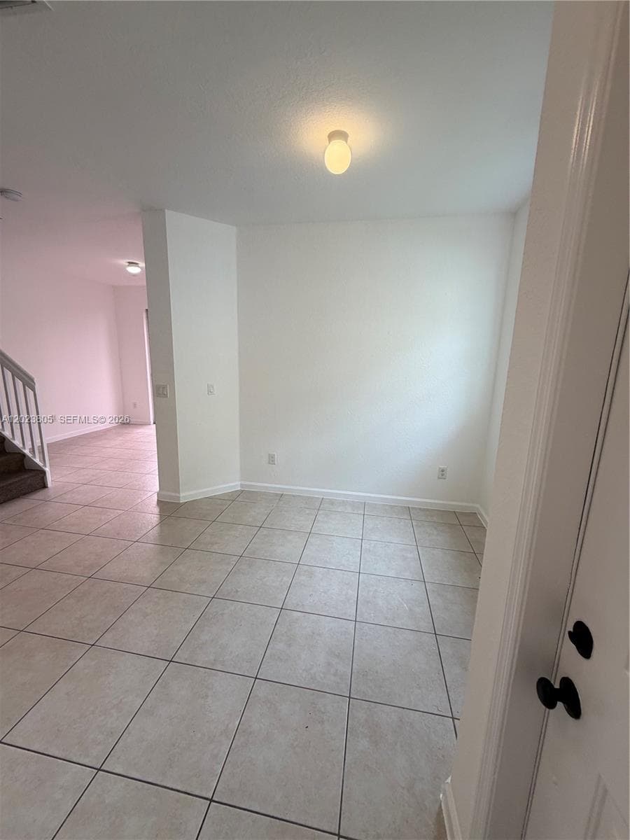 607 NE 21st Ter, Homestead FL 33033 photo 2