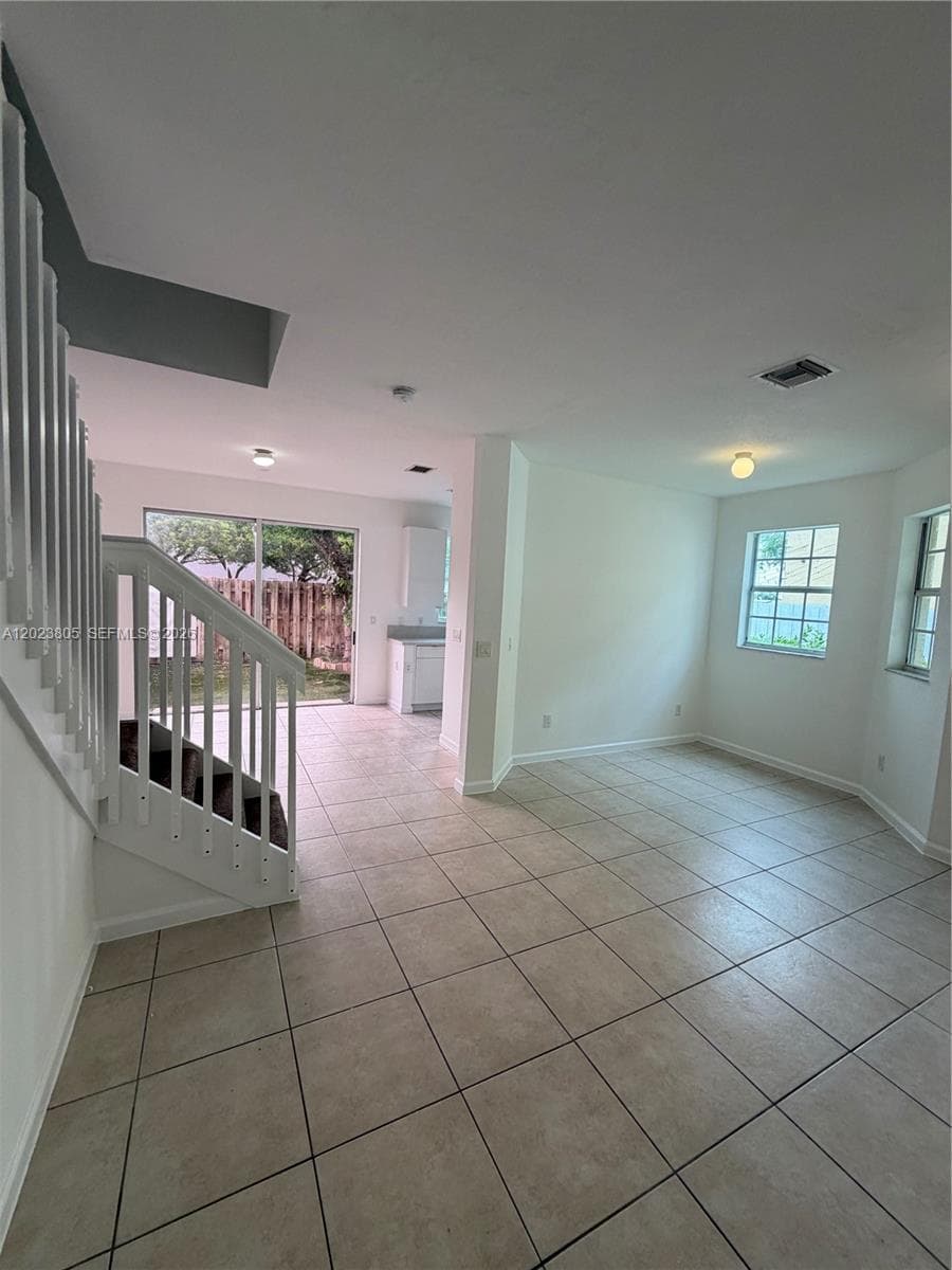 607 NE 21st Ter, Homestead FL 33033 photo 3