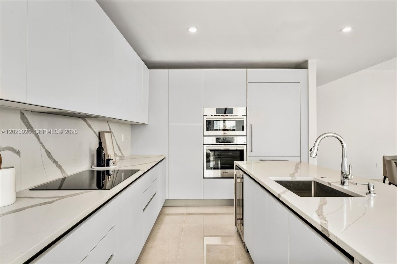527 Orton Ave # 403, Fort Lauderdale FL 33304 photo 2