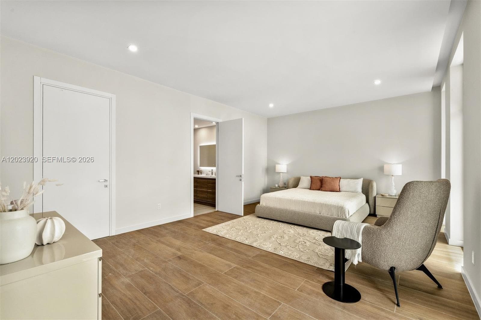 527 Orton Ave # 403, Fort Lauderdale FL 33304 photo 3