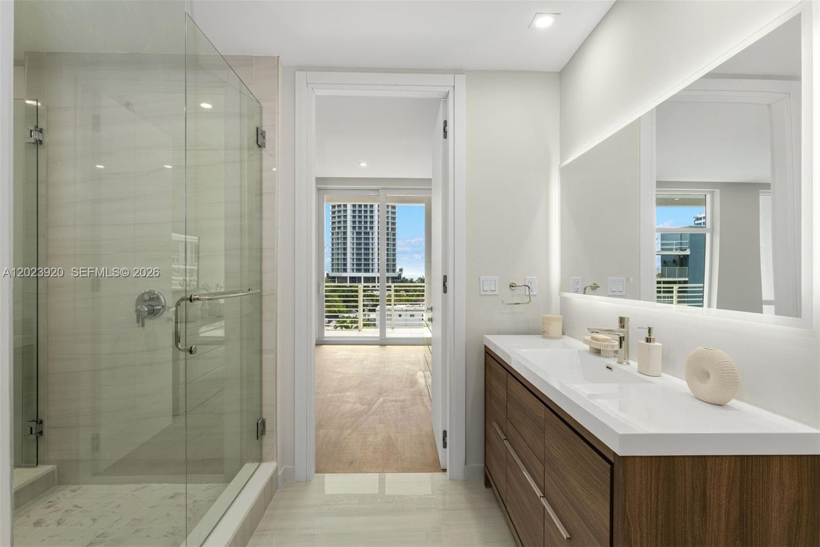 527 Orton Ave # 403, Fort Lauderdale FL 33304 photo 5
