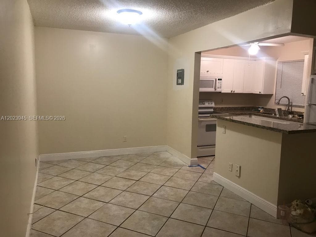 7910 Taft St # 214, Pembroke Pines FL 33024 photo 4