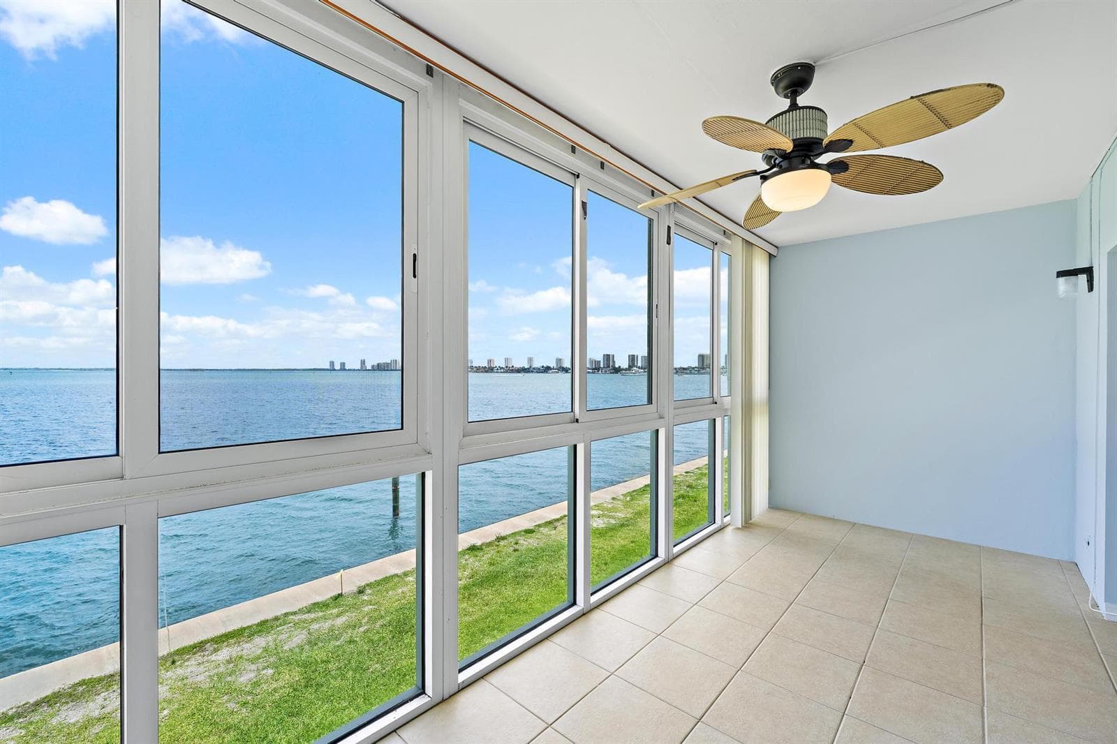 400 Wilma Circle # 206, Riviera Beach FL 33404 photo 3