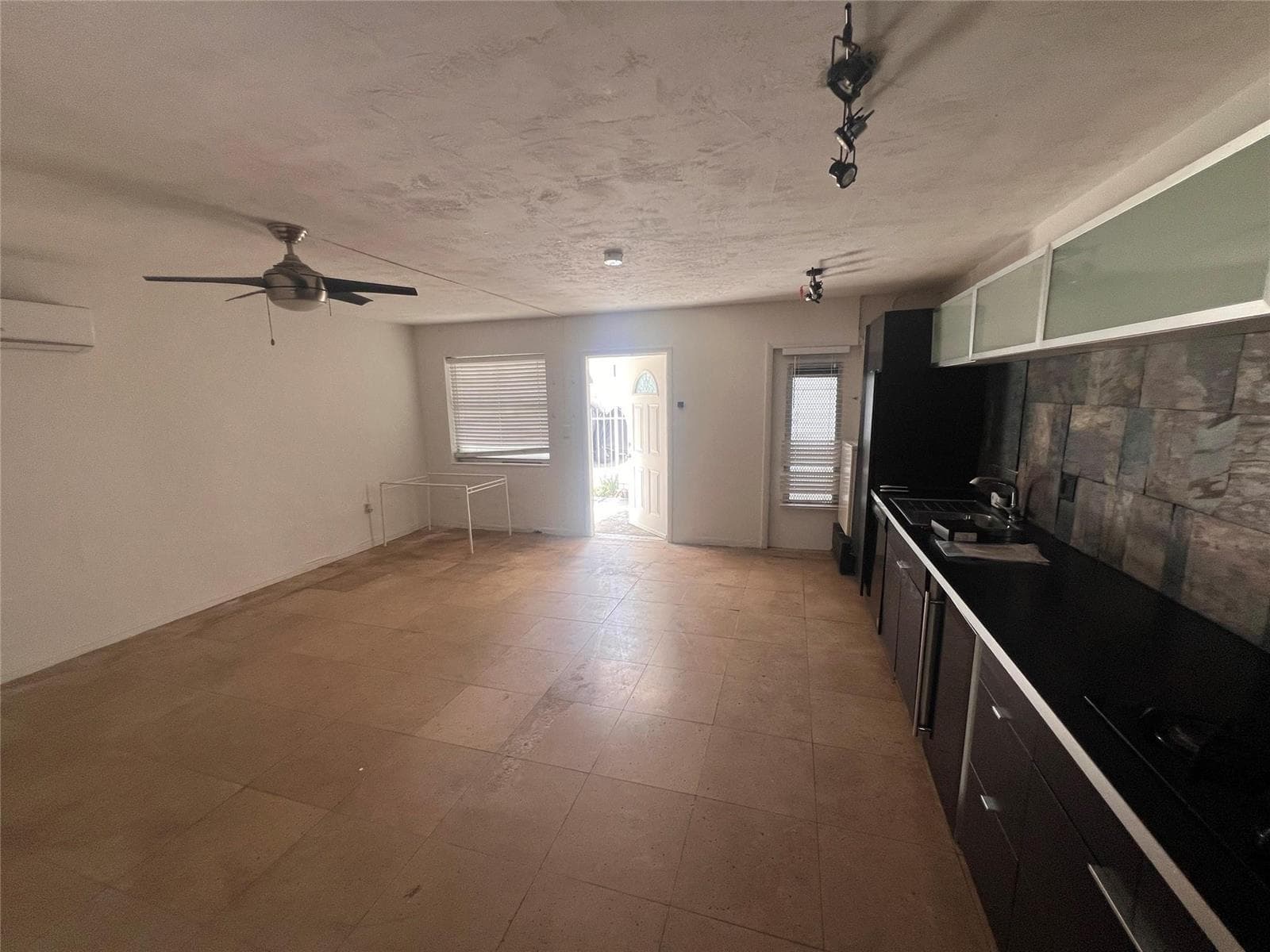 919 Michigan Avenue # 3, Miami Beach FL 33139 photo 3