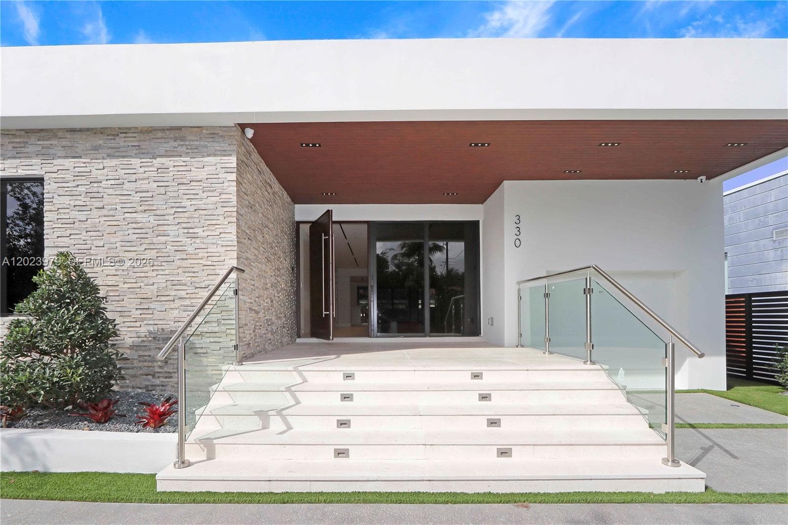 330 SW 19th Rd, Miami FL 33129 photo 4