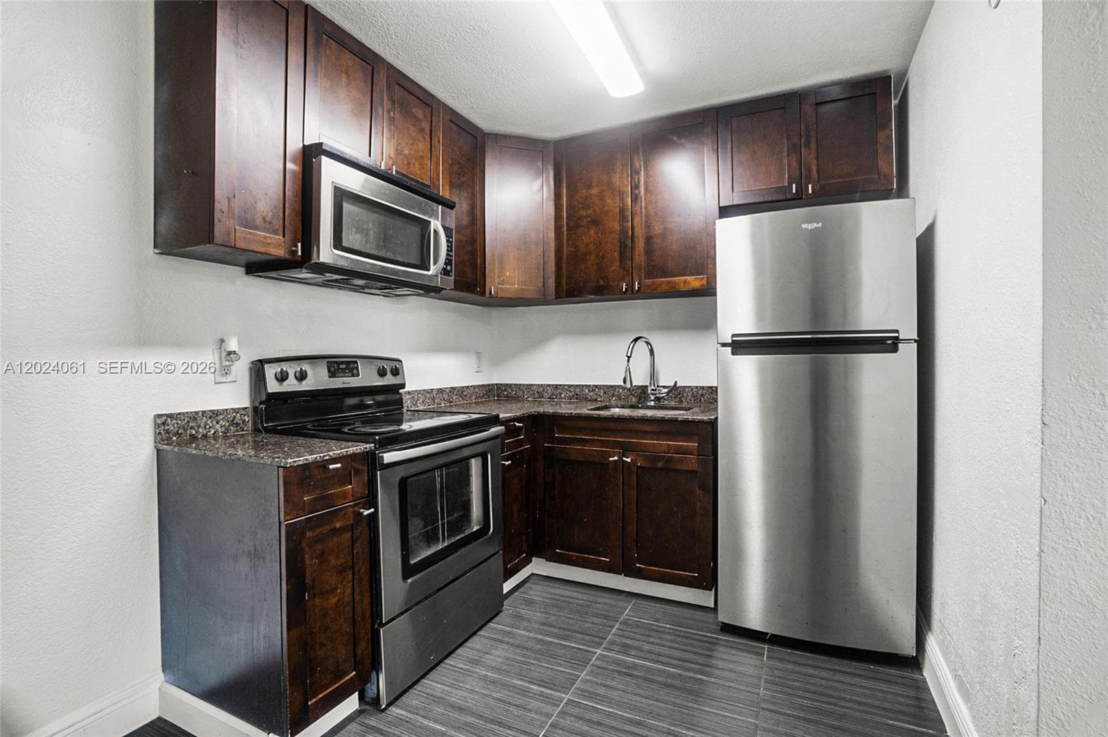 37 SW 14th St # 16, Dania Beach FL 33004 photo 4
