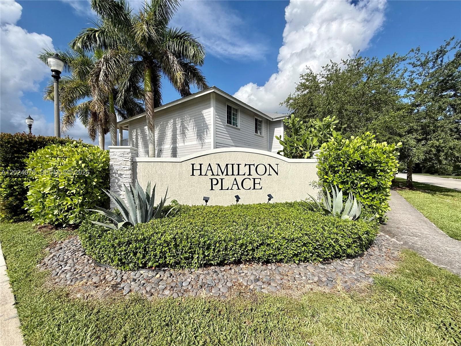 906 SE 17th St # 0, Homestead FL 33034 photo 2