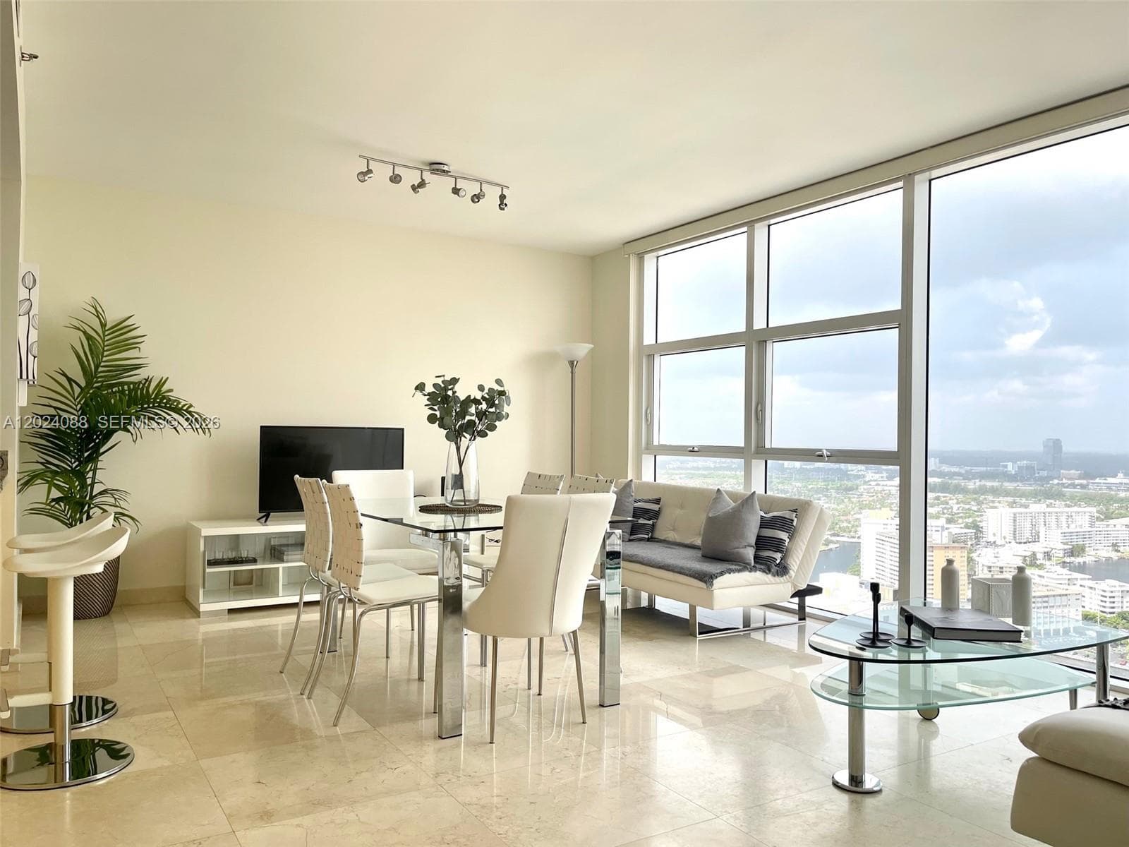 1830 S Ocean Dr # 3407, Hallandale Beach FL 33009 photo 2