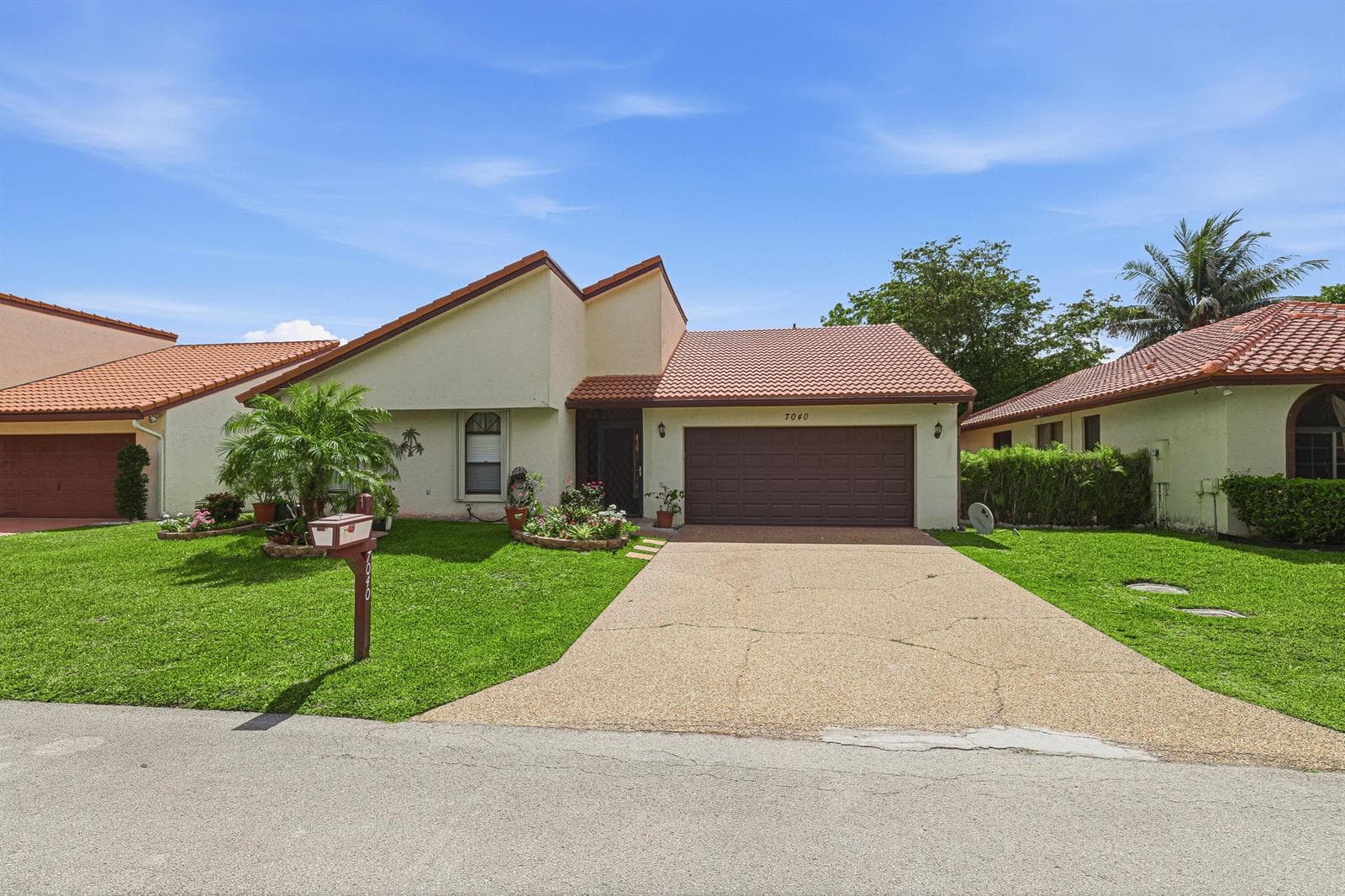 7040 Golf Pointe Circle, Tamarac FL 33321 photo 3