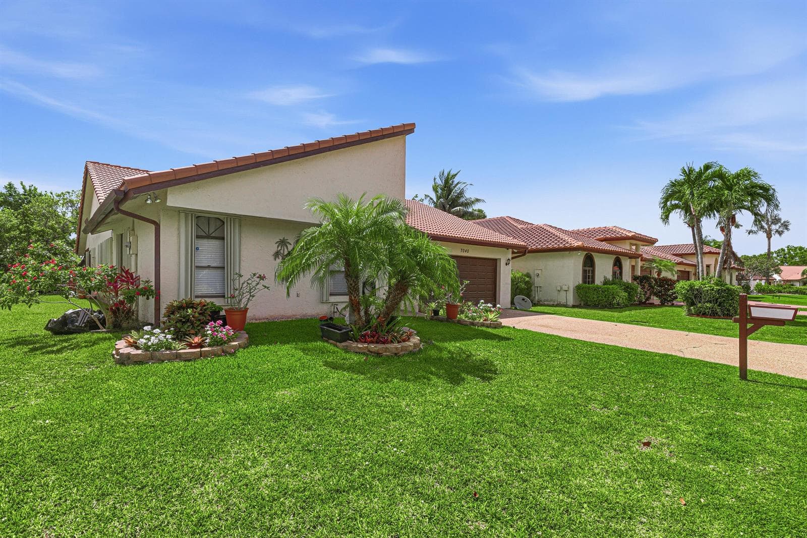 7040 Golf Pointe Circle, Tamarac FL 33321 photo 5