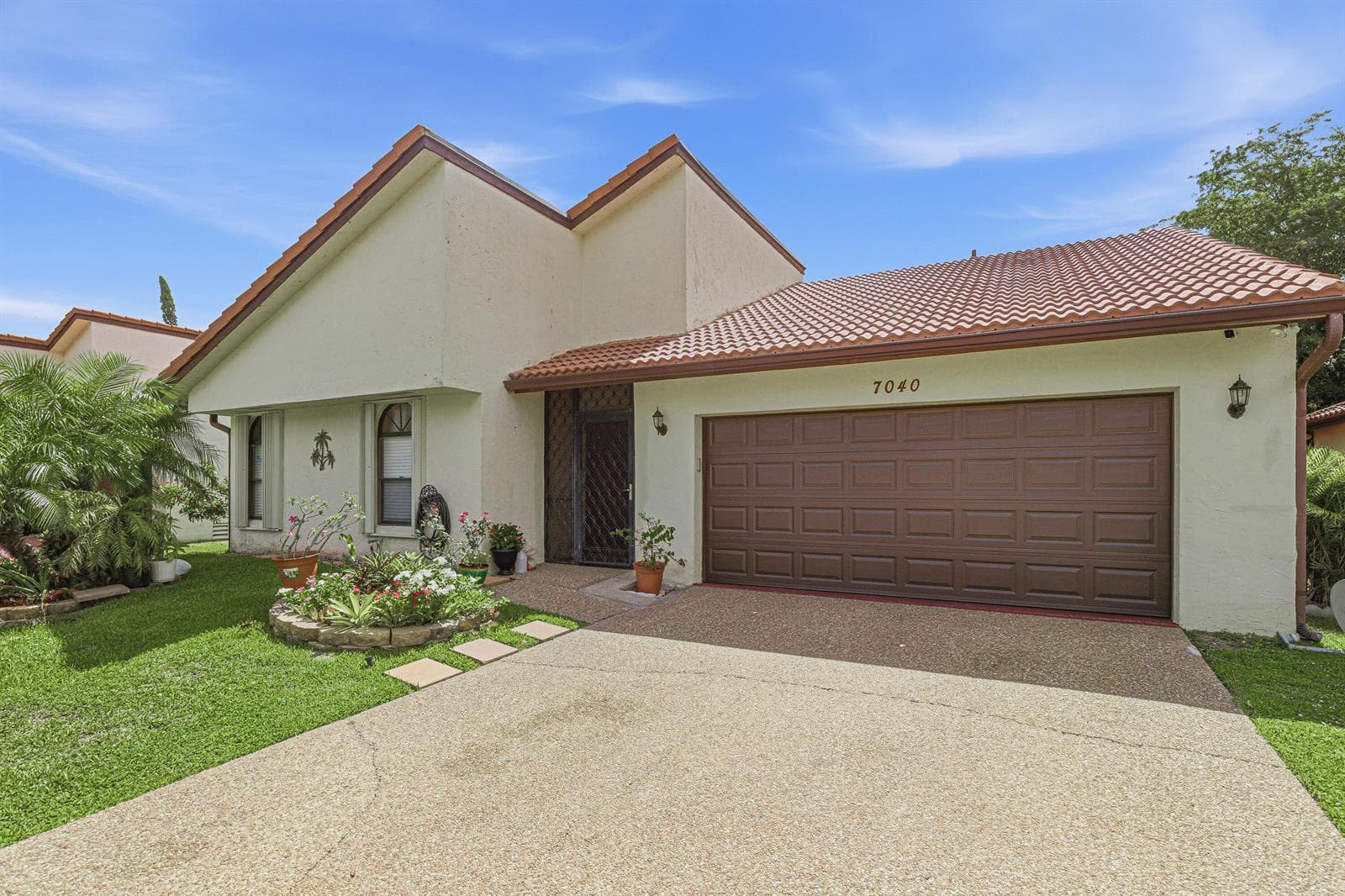 7040 Golf Pointe Circle, Tamarac FL 33321 photo 4