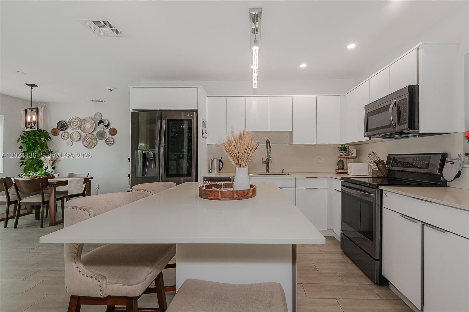 1130 NE 143rd St, North Miami FL 33161 photo 2