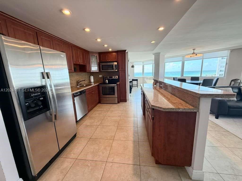7135 Collins Ave # 815, Miami Beach FL 33141 photo 3